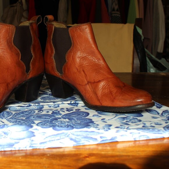 Frye Western Booties Size 9.5 Women's Leather British Tan Stacked Heel EUC Cute! - Picture 7 of 16